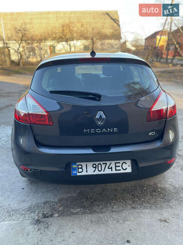 Хэтчбек Renault Megane 2011 в Глобине