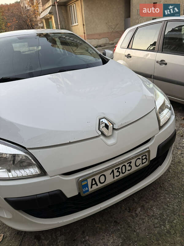 Хэтчбек Renault Megane 2011 в Ужгороде фото 10 Хэтчбек Renault Megane 2011 в Ужгороде