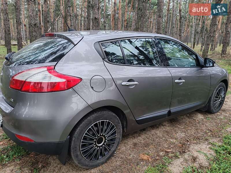 Хэтчбек Renault Megane 2011 в Николаеве фото 4 Хэтчбек Renault Megane 2011 в Николаеве
