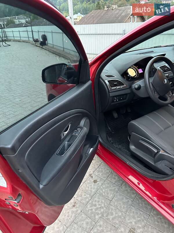 Хетчбек Renault Megane 2015 в Бучачі