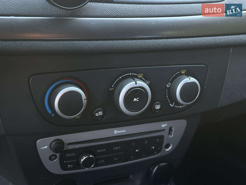 Хэтчбек Renault Megane 2014 в Одессе фото 47 Хэтчбек Renault Megane 2014 в Одессе