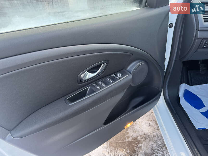 Хетчбек Renault Megane 2011 в Радивиліві фото 42 Хетчбек Renault Megane 2011 в Радивиліві