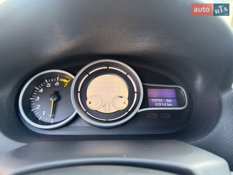 Хетчбек Renault Megane 2011 в Радивиліві фото 46 Хетчбек Renault Megane 2011 в Радивиліві