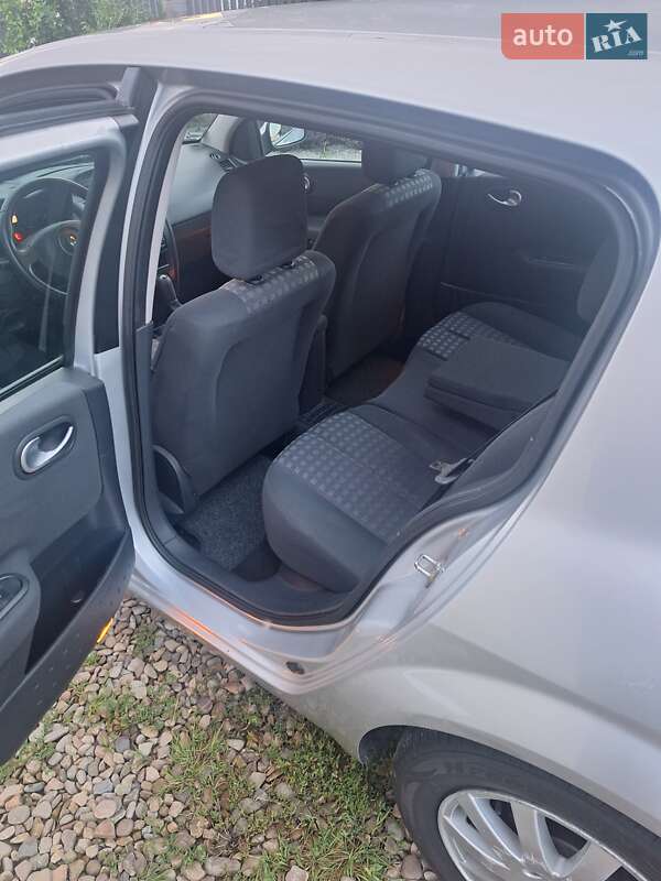 Хетчбек Renault Megane 2005 в Калуші фото 11 Хетчбек Renault Megane 2005 в Калуші