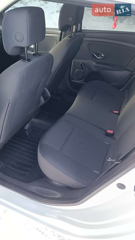 Универсал Renault Megane 2013 в Богуславе фото 12 Универсал Renault Megane 2013 в Богуславе