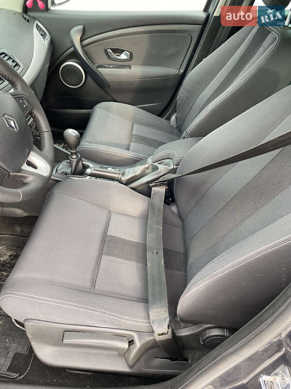 Універсал Renault Megane 2010 в Львові фото 23 Універсал Renault Megane 2010 в Львові