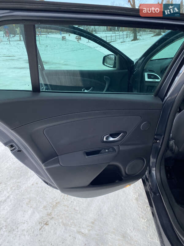 Універсал Renault Megane 2010 в Львові фото 26 Універсал Renault Megane 2010 в Львові