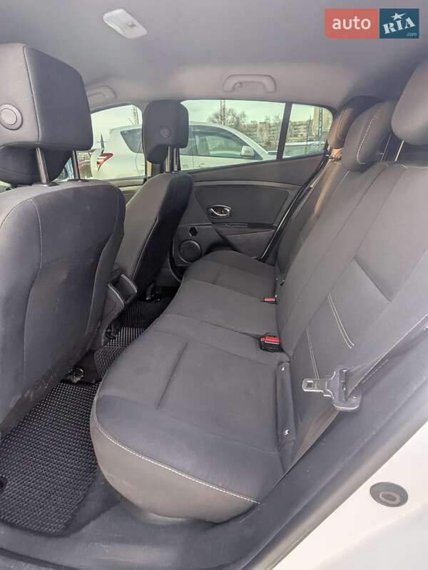 Хэтчбек Renault Megane 2014 в Львове фото 18 Хэтчбек Renault Megane 2014 в Львове