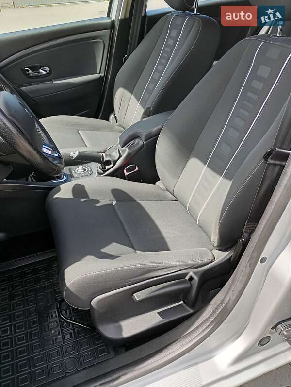 Универсал Renault Megane 2013 в Староконстантинове фото 31 Универсал Renault Megane 2013 в Староконстантинове