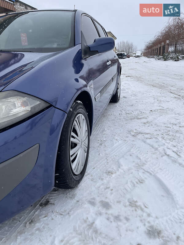 Хэтчбек Renault Megane 2004 в Каменском фото 11 Хэтчбек Renault Megane 2004 в Каменском