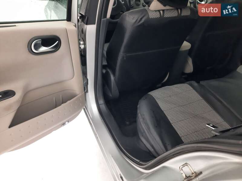 Седан Renault Megane 2006 в Лубнах