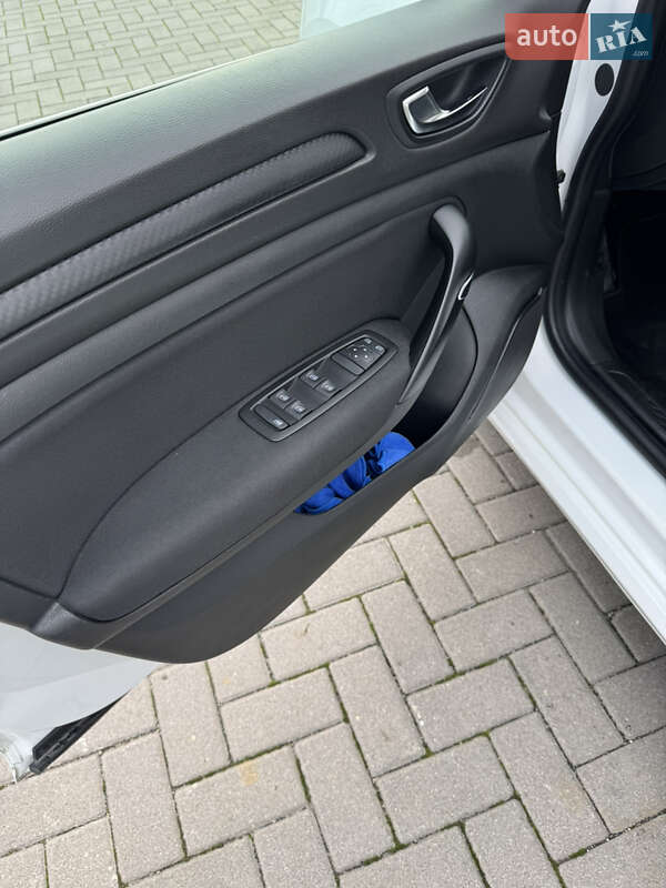 Универсал Renault Megane 2019 в Запорожье фото 11 Универсал Renault Megane 2019 в Запорожье