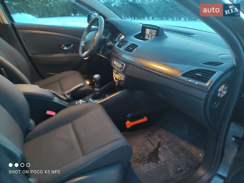 Универсал Renault Megane 2012 в Змиеве фото 31 Универсал Renault Megane 2012 в Змиеве