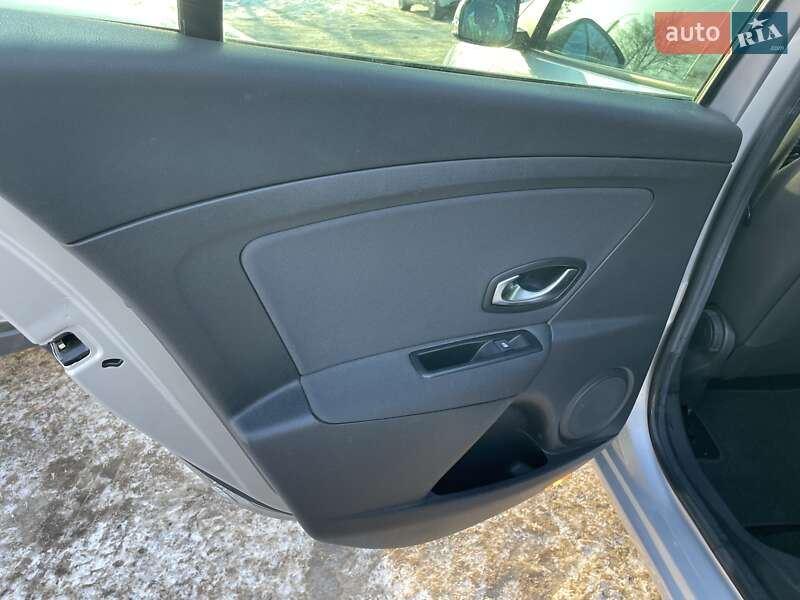 Универсал Renault Megane 2010 в Лебедине