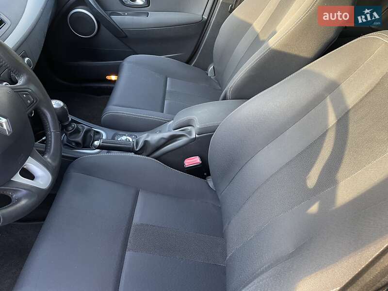 Универсал Renault Megane 2010 в Лебедине