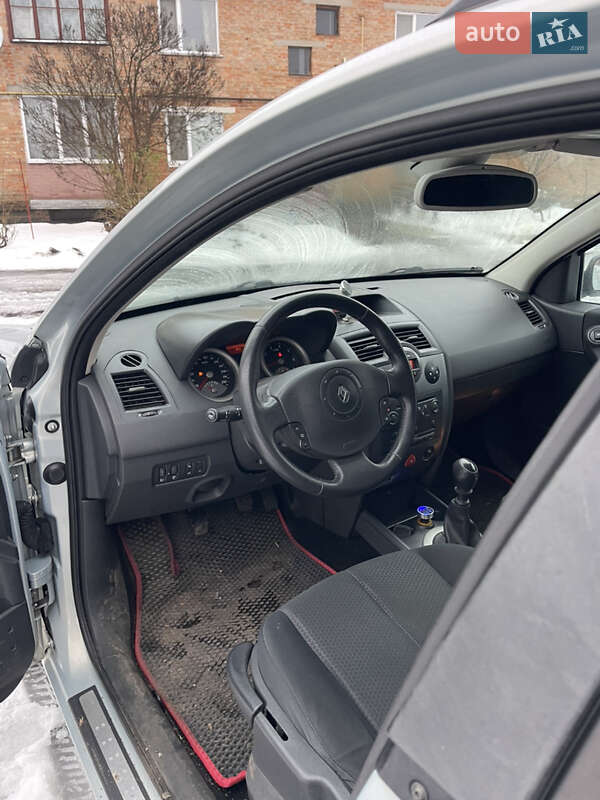 Универсал Renault Megane 2004 в Киеве фото 10 Универсал Renault Megane 2004 в Киеве