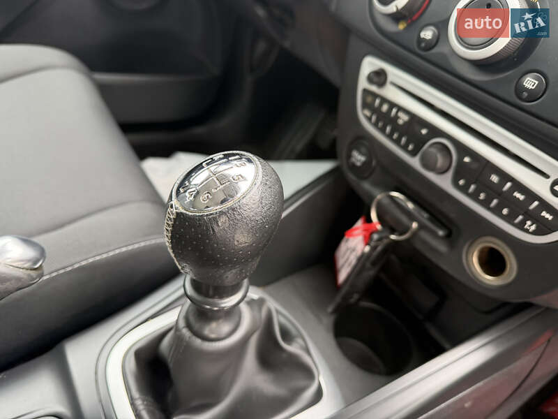 Универсал Renault Megane 2011 в Ровно фото 13 Универсал Renault Megane 2011 в Ровно