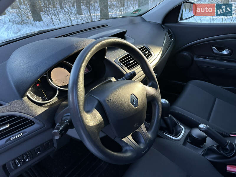 Хэтчбек Renault Megane 2009 в Луцке фото 36 Хэтчбек Renault Megane 2009 в Луцке