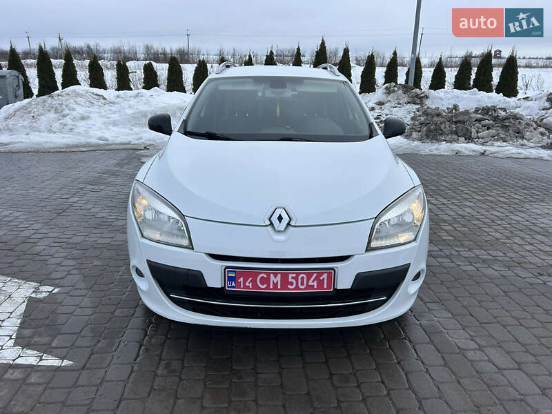 Универсал Renault Megane 2012 в Городке