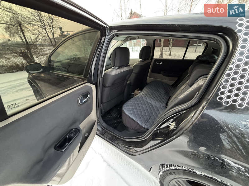 Хэтчбек Renault Megane 2002 в Глобине