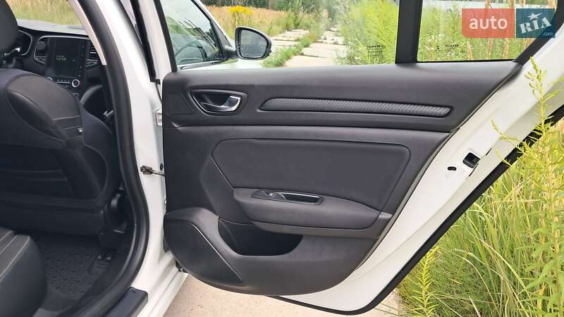 Универсал Renault Megane 2017 в Вишневом