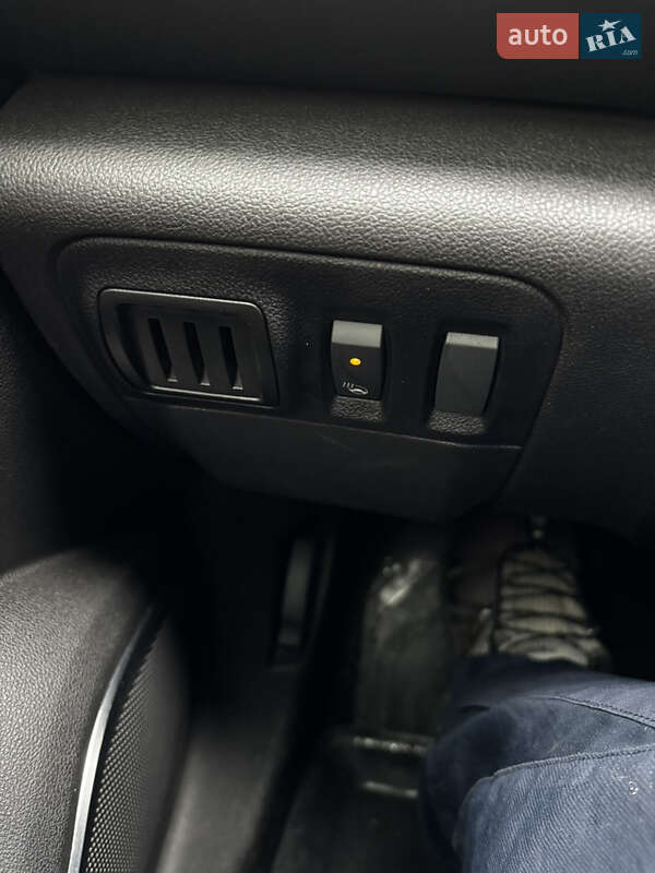 Хетчбек Renault Megane 2017 в Дніпрі фото 11 Хетчбек Renault Megane 2017 в Дніпрі