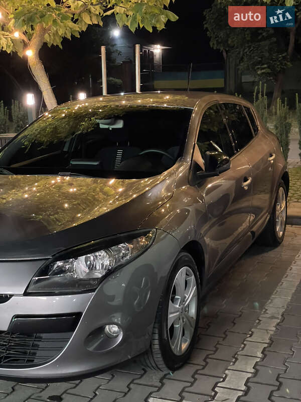 Хетчбек Renault Megane 2011 в Чернівцях