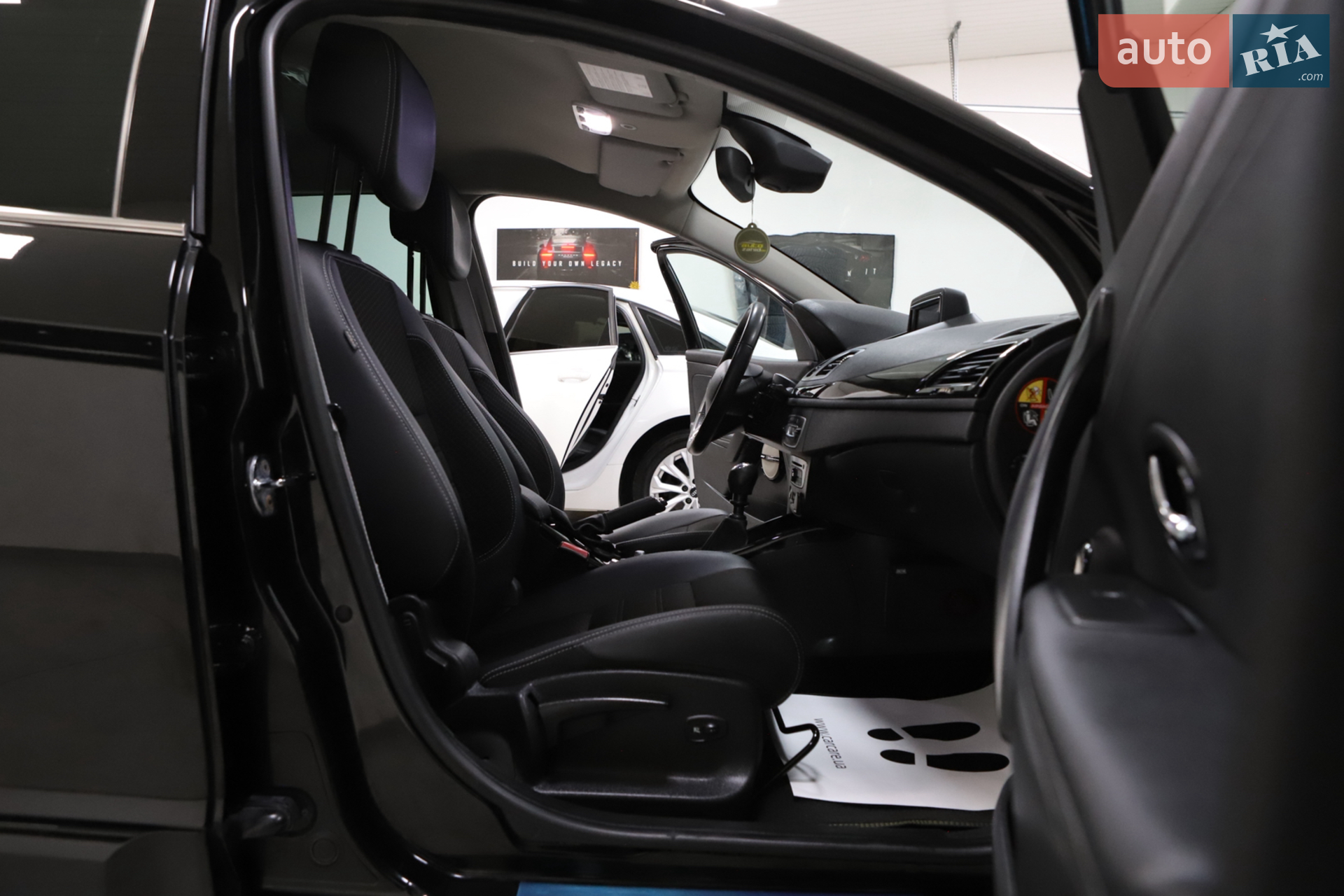 2015 Renault Megane - мініатюра 65