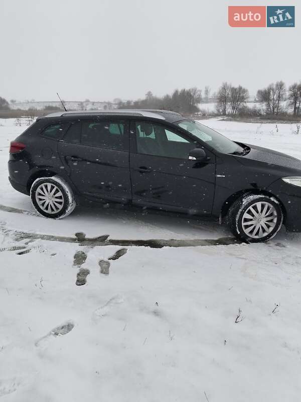 Универсал Renault Megane 2012 в Остроге