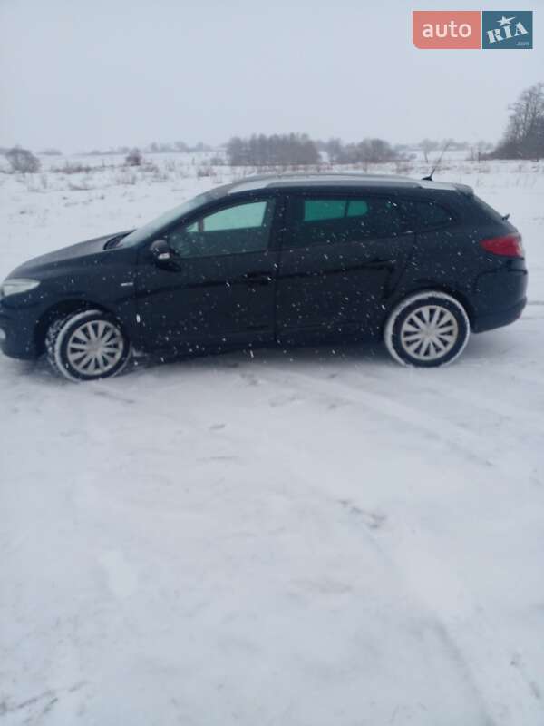 Универсал Renault Megane 2012 в Остроге