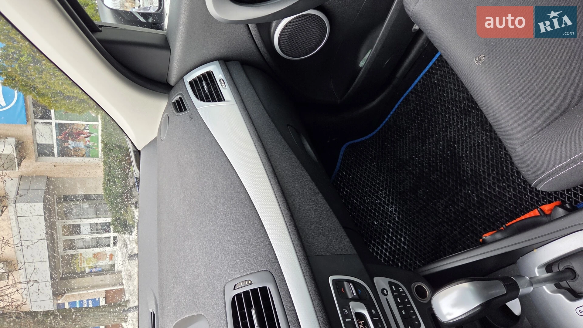 2012 Renault Megane - мініатюра 25