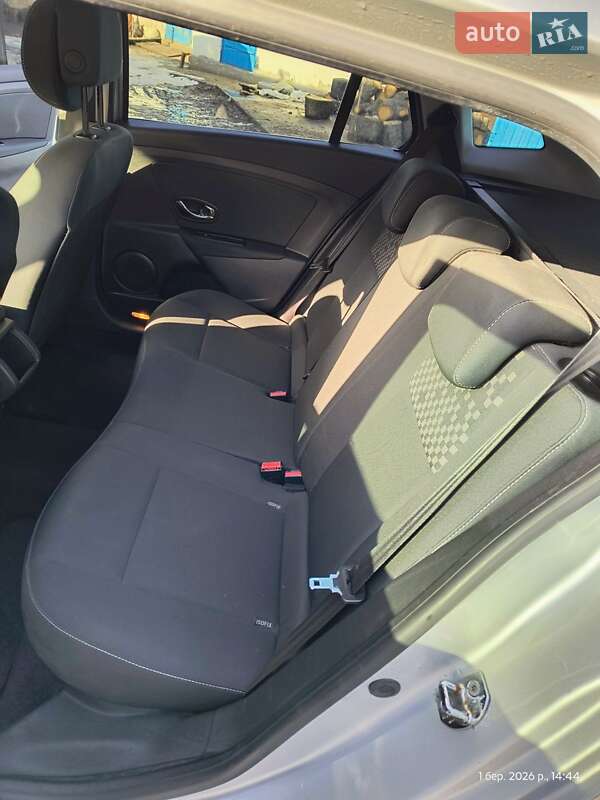 Универсал Renault Megane 2012 в Краснограде фото 10 Универсал Renault Megane 2012 в Краснограде