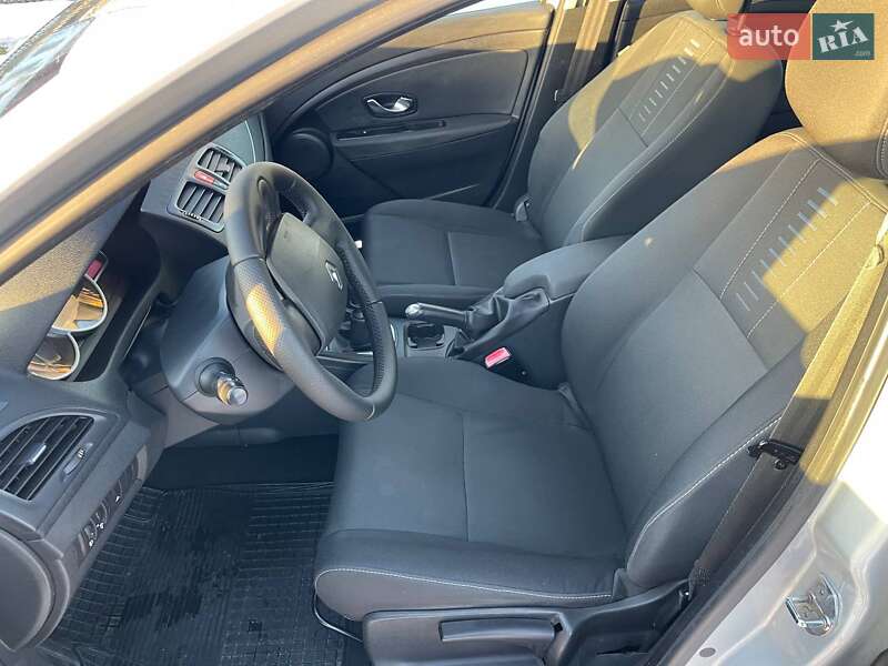 Универсал Renault Megane 2010 в Ракитном фото 21 Универсал Renault Megane 2010 в Ракитном
