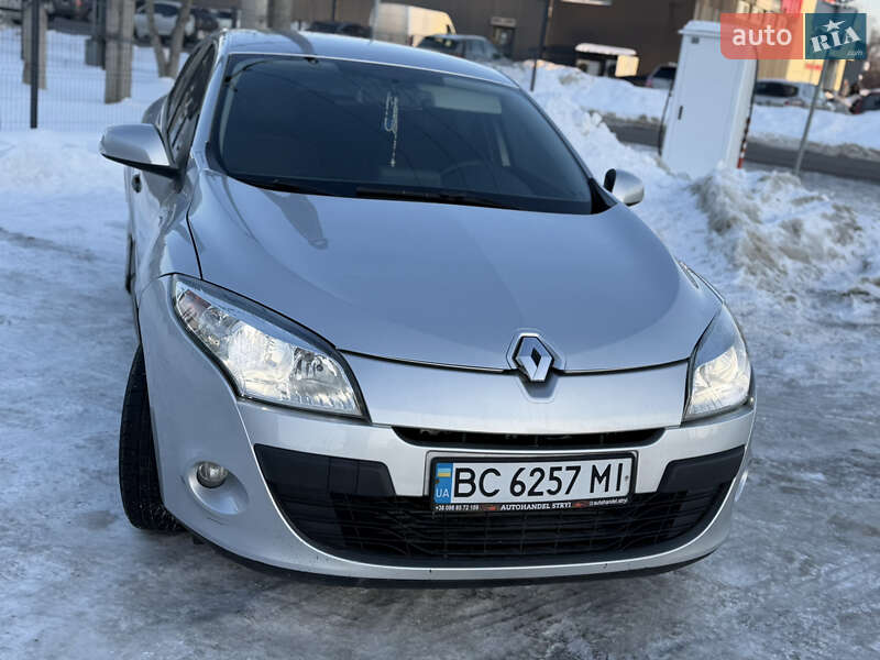 Хэтчбек Renault Megane 2011 в Стрые