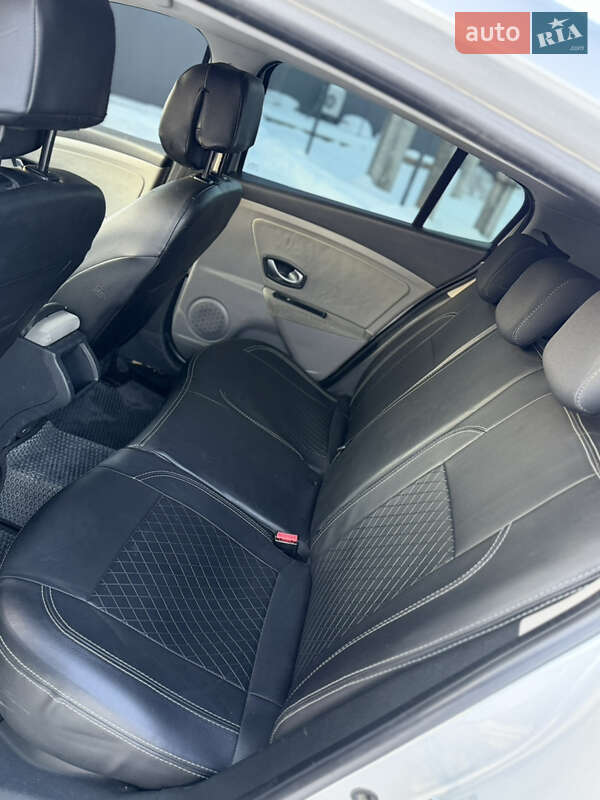 Хэтчбек Renault Megane 2011 в Стрые