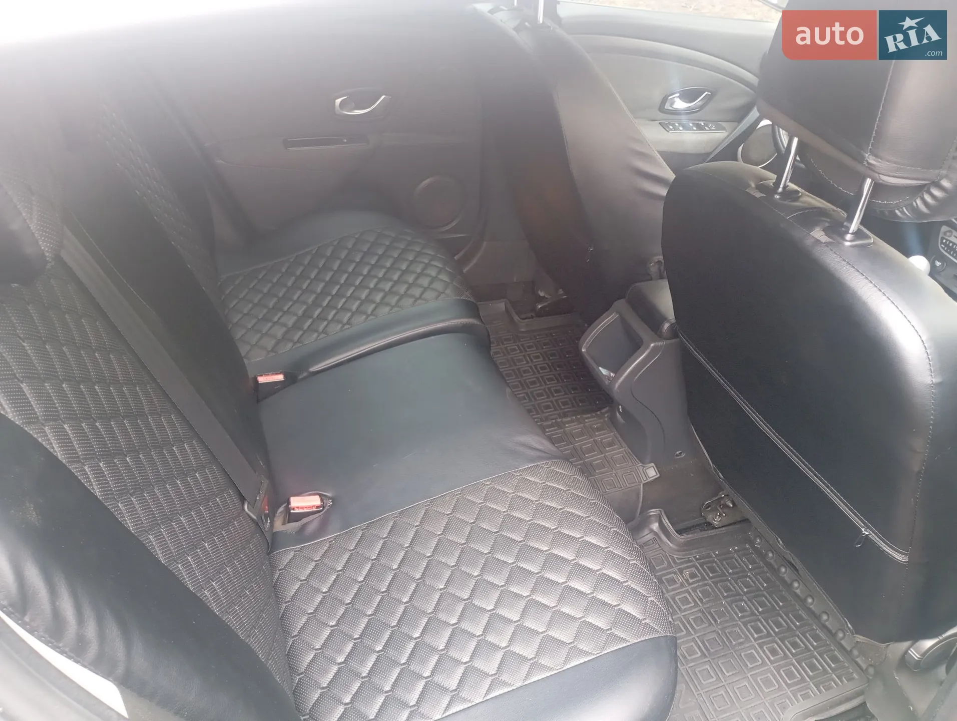 2010 Renault Megane - мініатюра 11