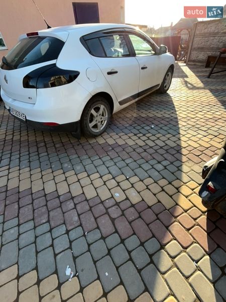 Хэтчбек Renault Megane 2012 в Гнивани