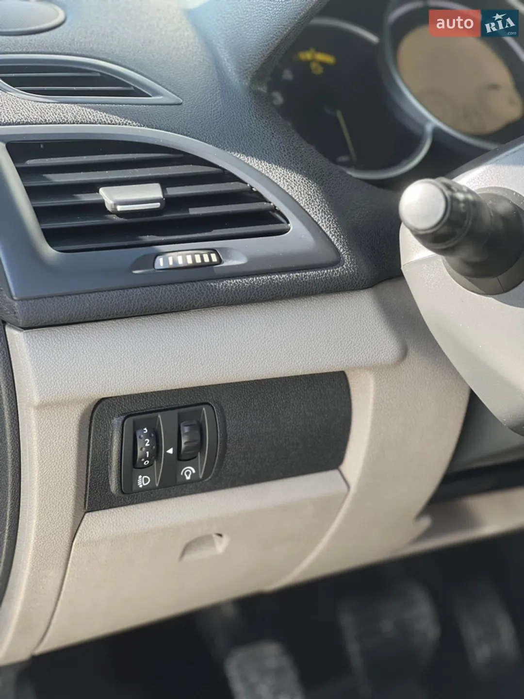 2010 Renault Megane - мініатюра 27