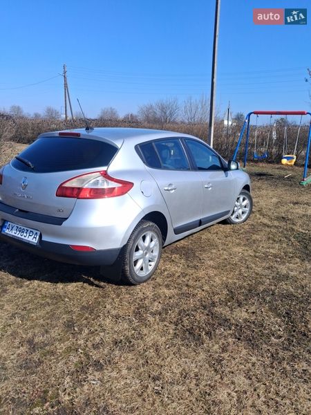 Хетчбек Renault Megane 2011 в Валках