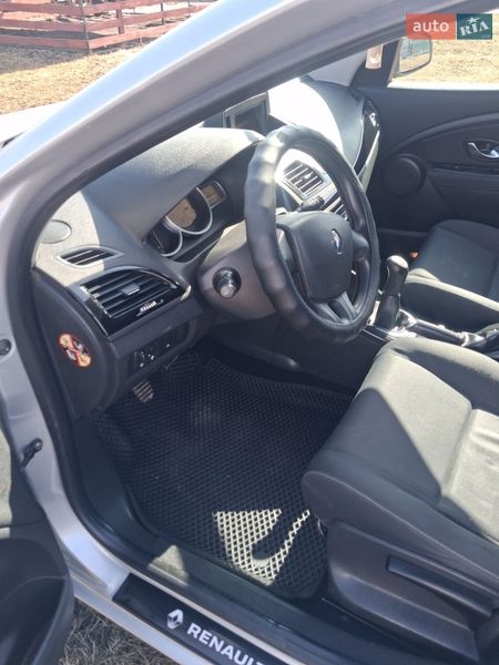 Хетчбек Renault Megane 2011 в Валках