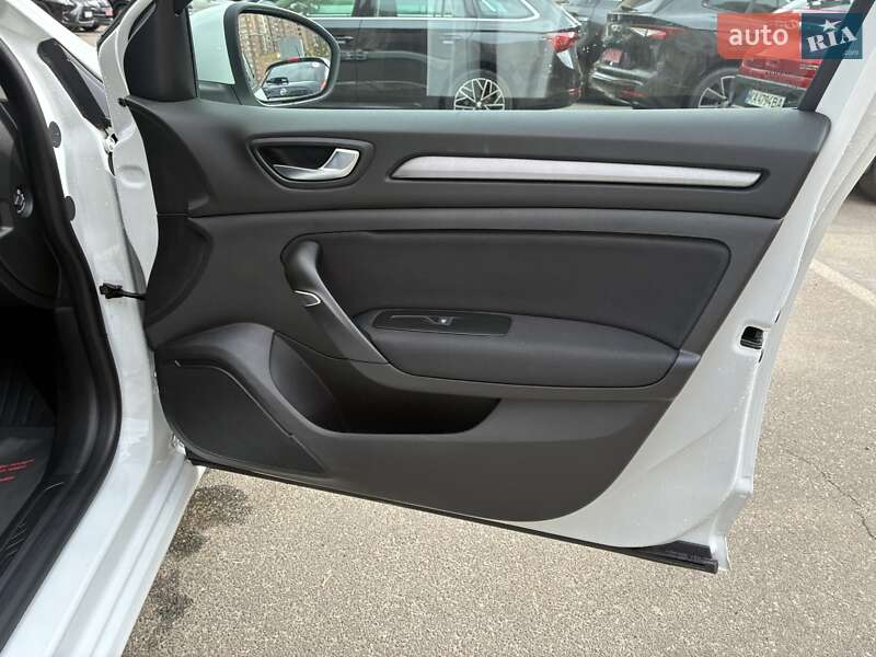 Универсал Renault Megane 2021 в Киеве фото 65 Универсал Renault Megane 2021 в Киеве