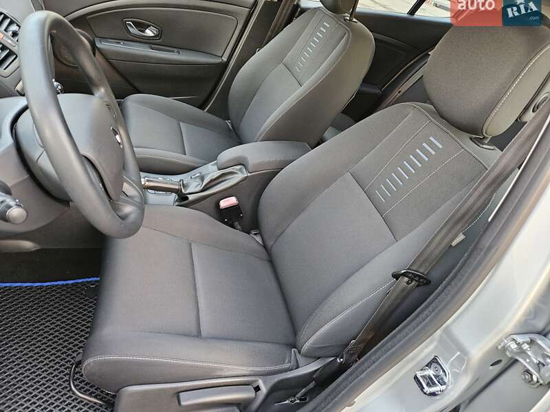 Хэтчбек Renault Megane 2010 в Днепре