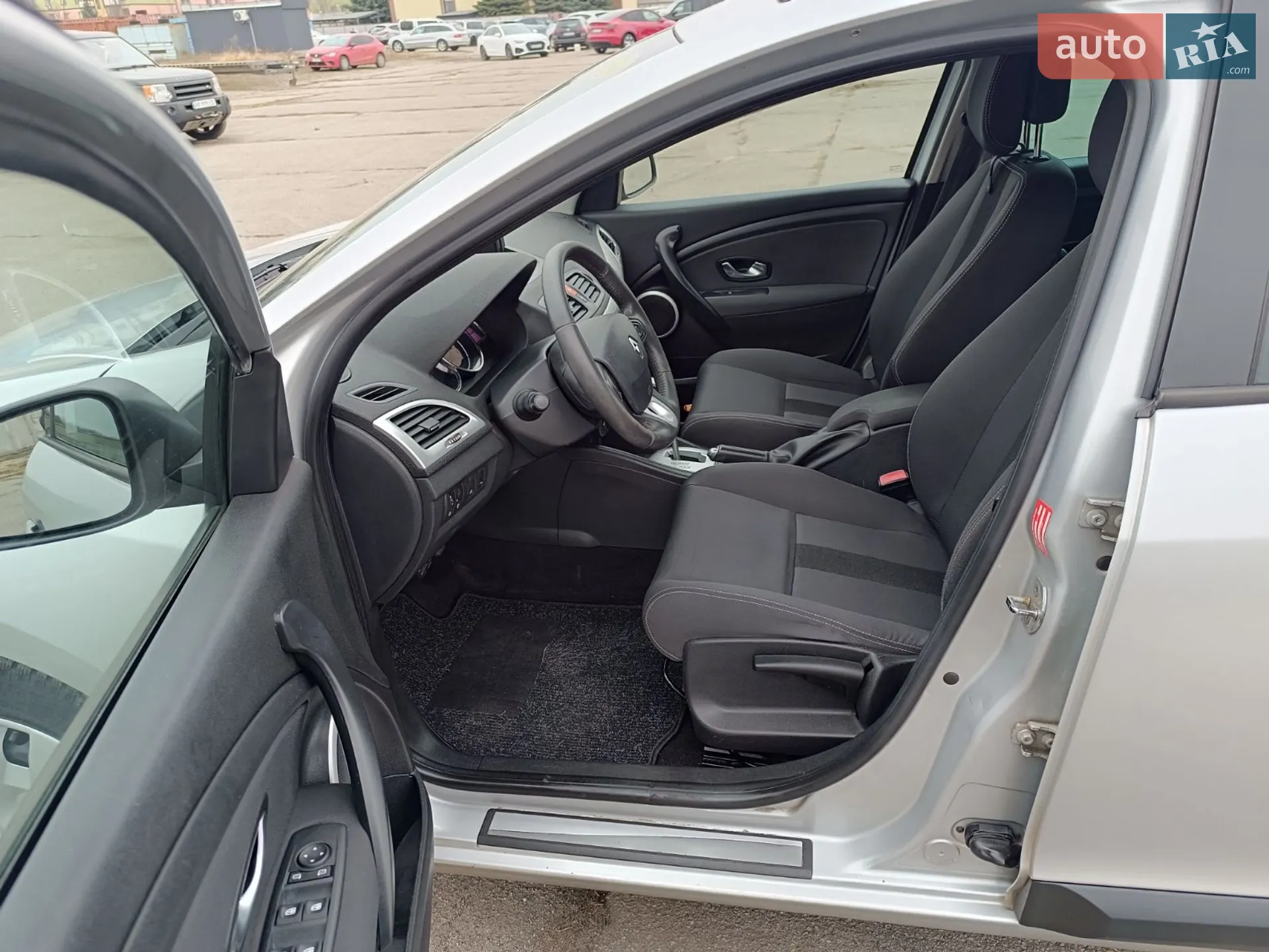 2010 Renault Megane - мініатюра 12