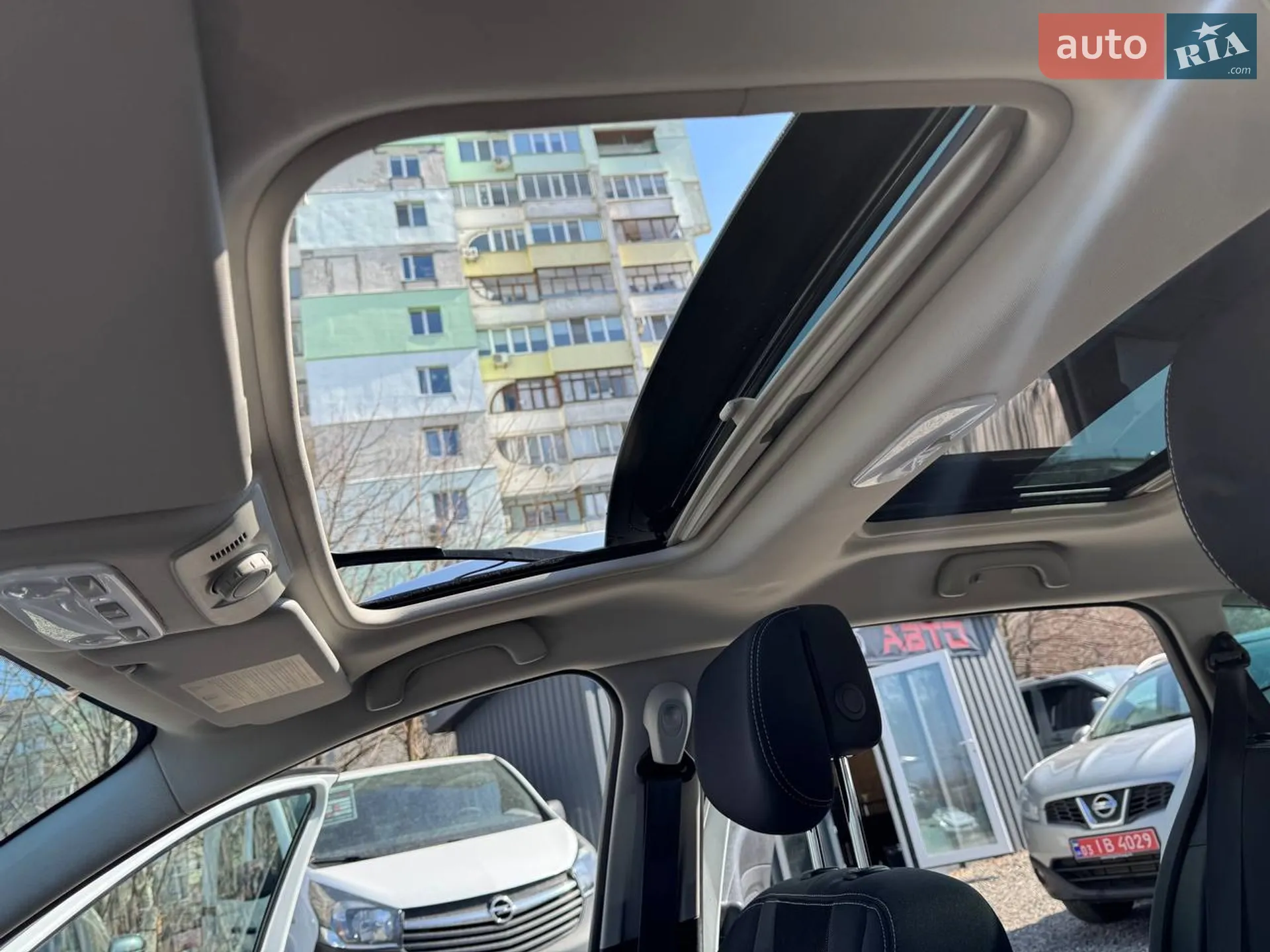 2011 Renault Megane - мініатюра 40