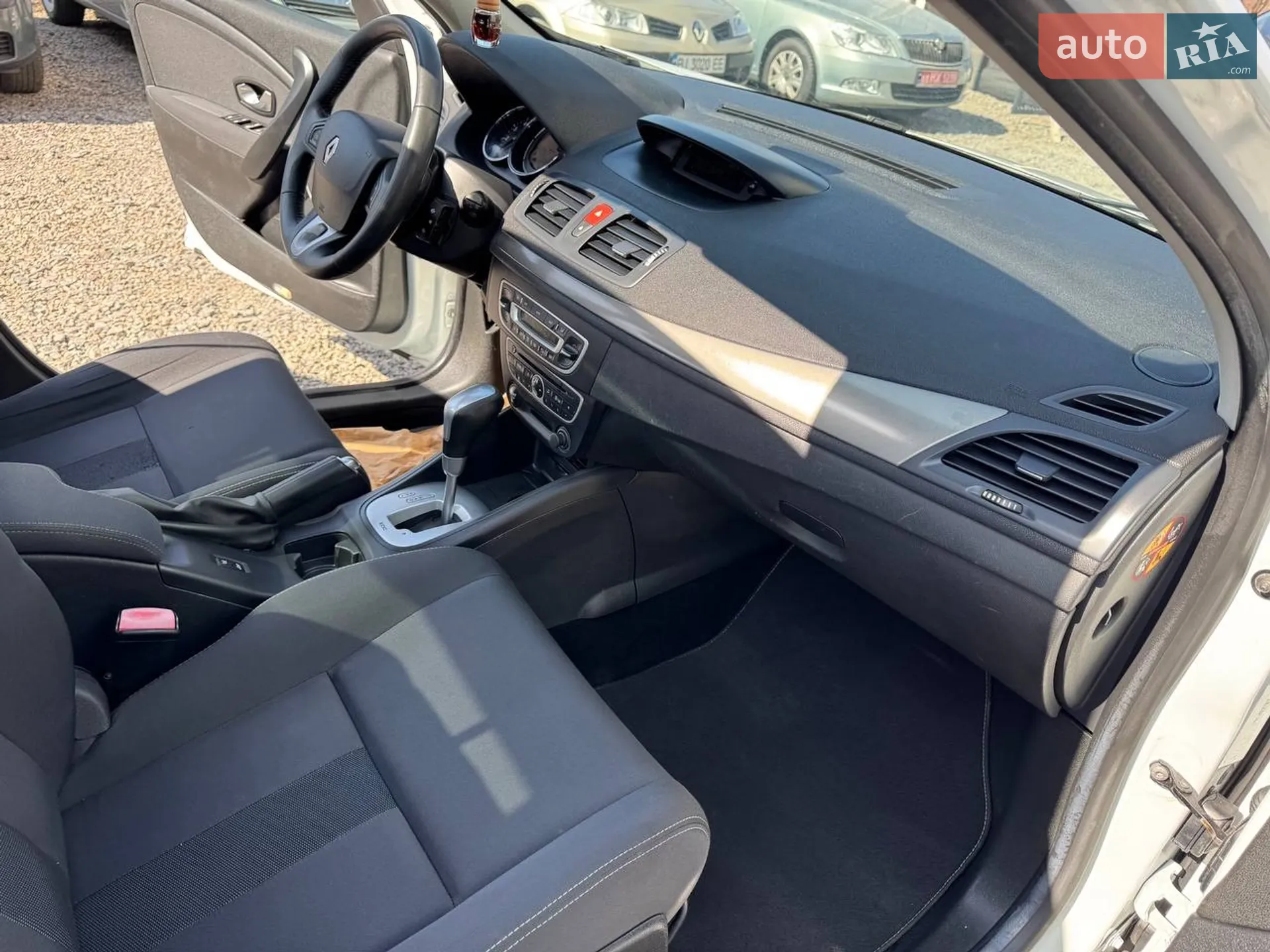 2011 Renault Megane - мініатюра 43