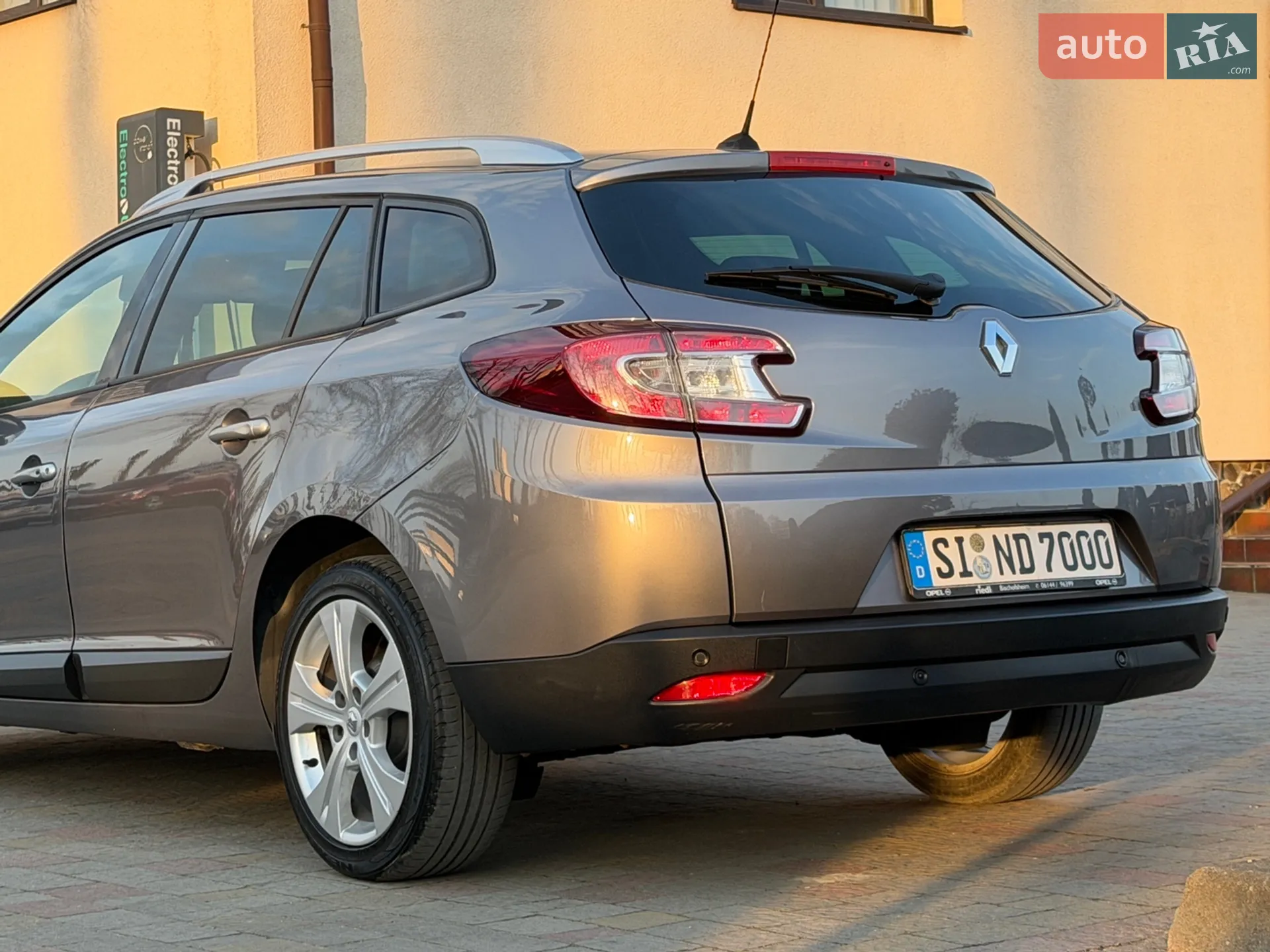 2010 Renault Megane - мініатюра 17