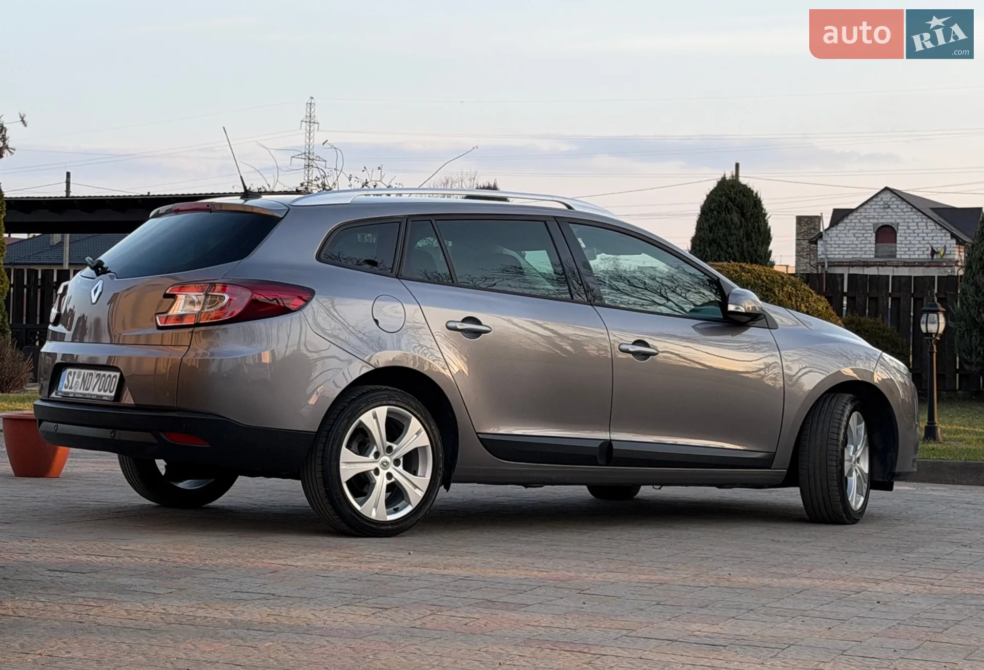 2010 Renault Megane - мініатюра 21