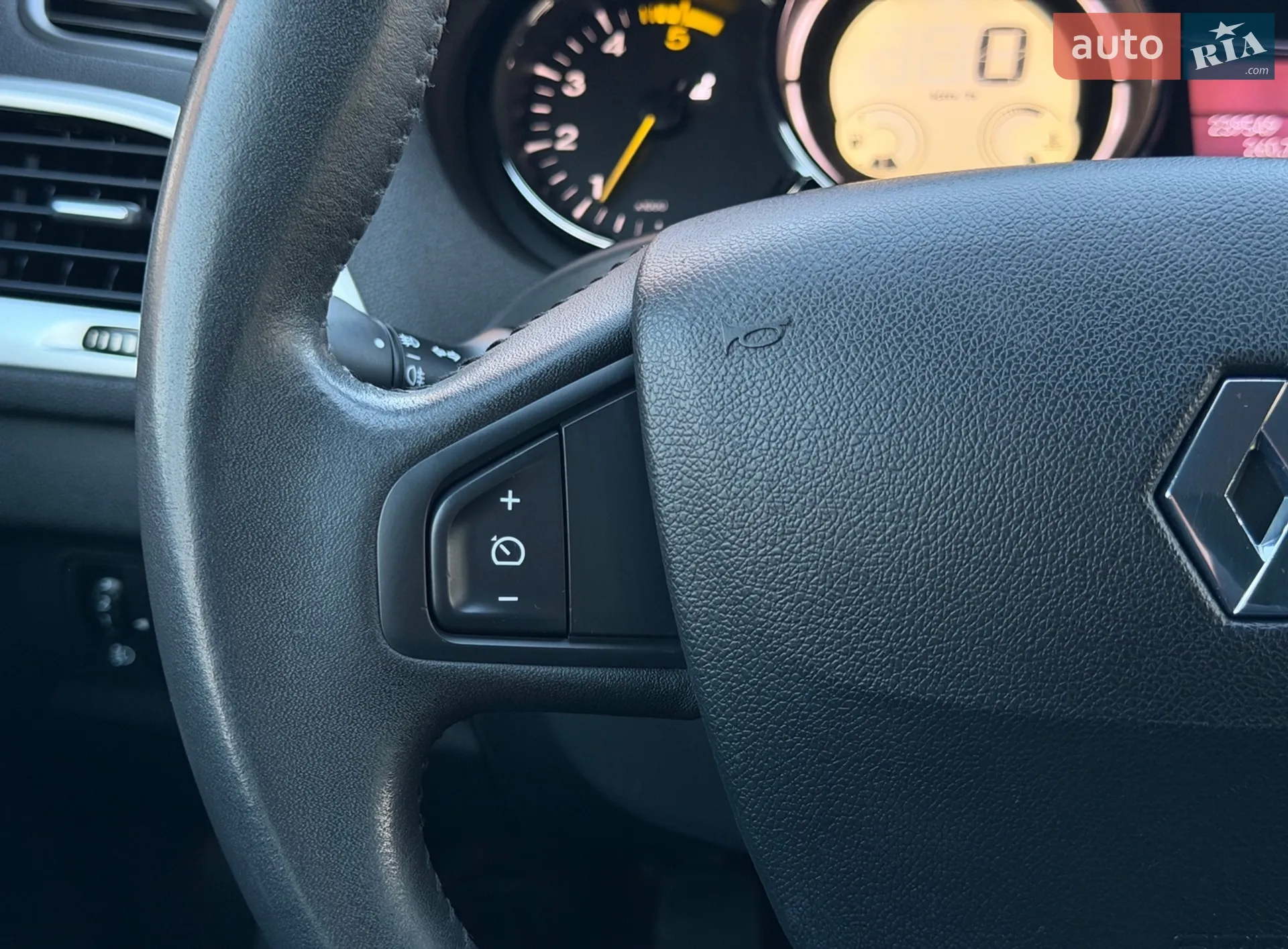 2010 Renault Megane - мініатюра 63