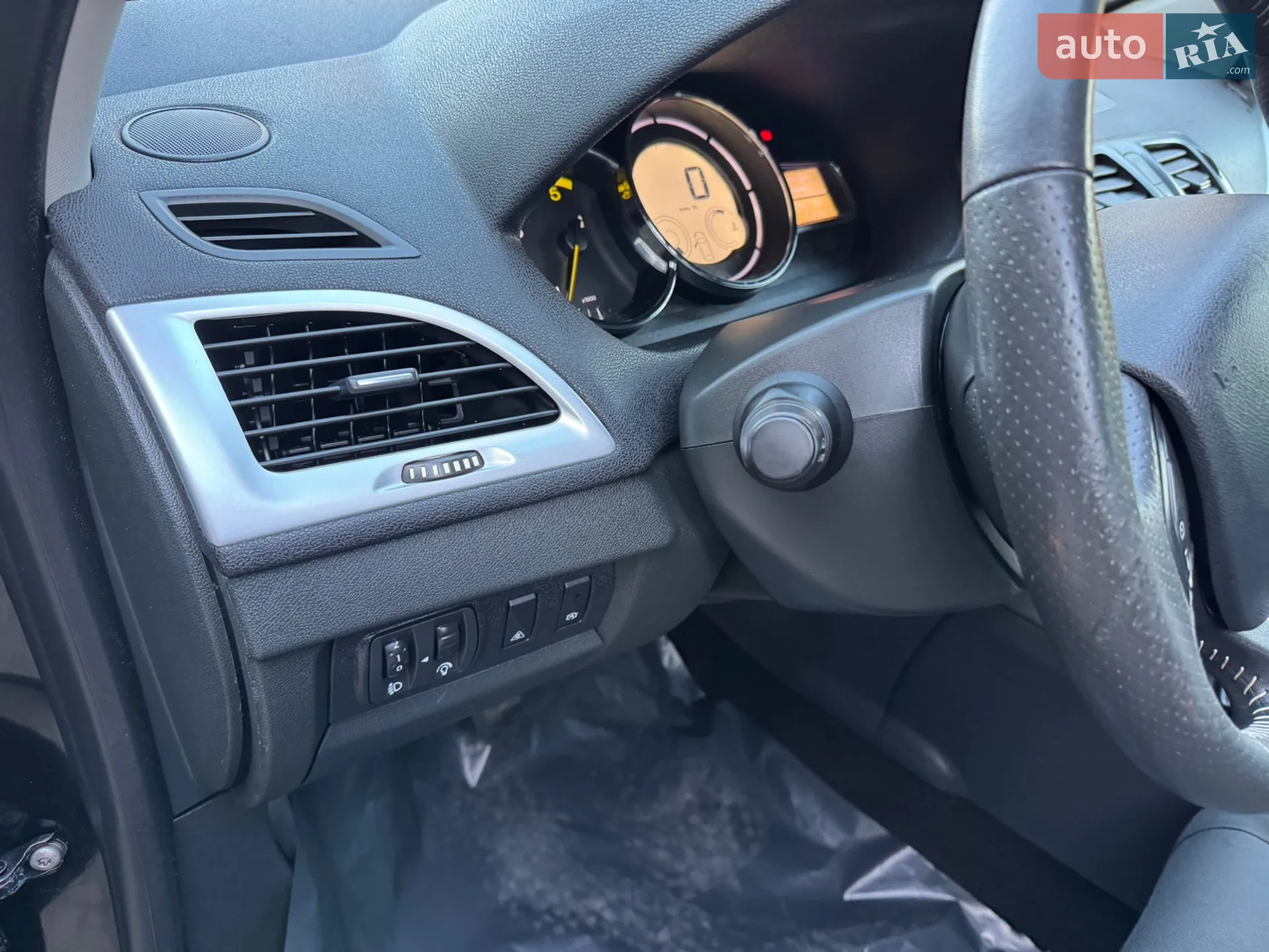 2012 Renault Megane - мініатюра 26