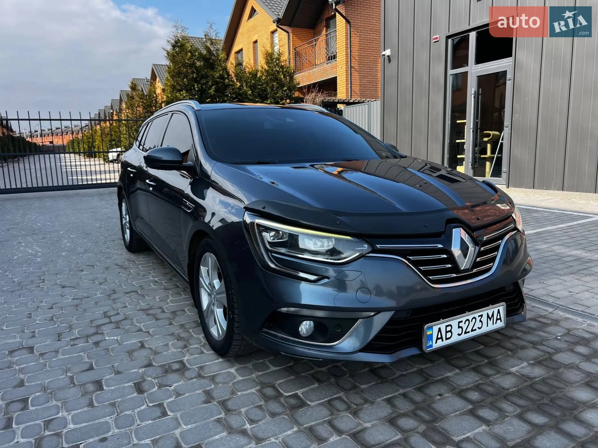 Renault Megane 2017 VIN VF1RFB00156985249 фото оголошення 2 з 28